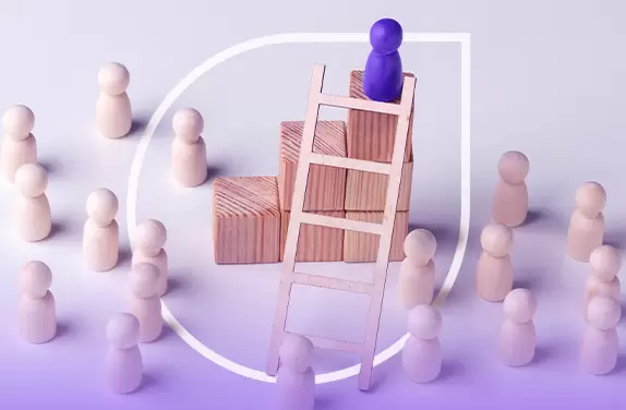 Imagem de um grupo de bonecos olhando um em cima de um blocos, representando a facilidade de encontrar o site.